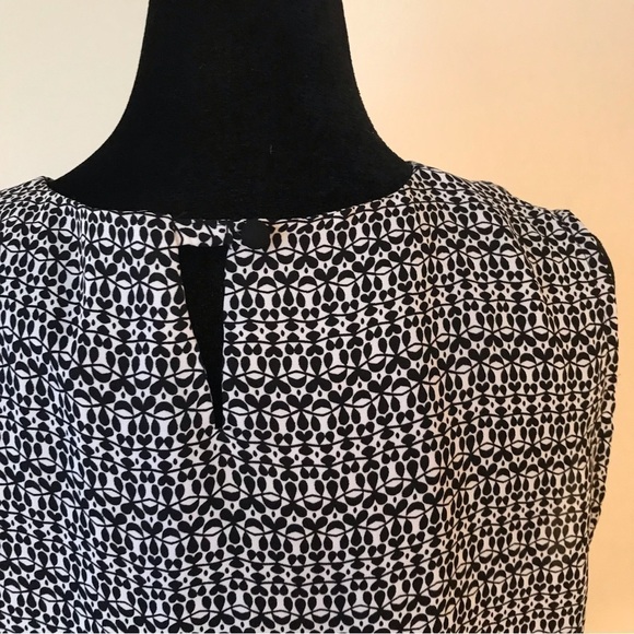 Sleeveless Shirt By Shelli Segal. Women’s Size 8. - Picture 4 of 7